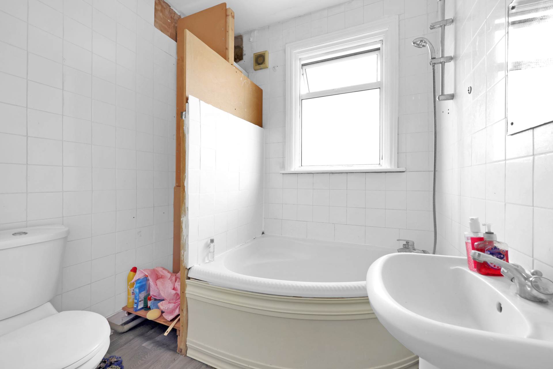 Huxley Road, Leyton, E10, Image 15