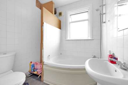 Huxley Road, Leyton, E10, Image 15