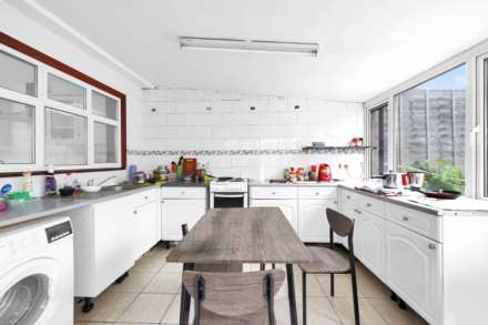 Huxley Road, Leyton, E10, Image 9