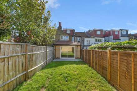Etchingham Road, Stratford, Image 24