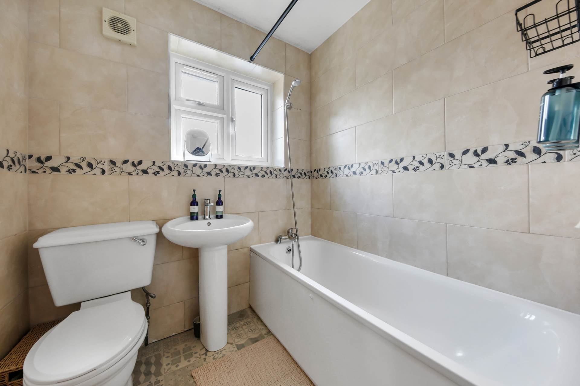 Pearcroft Road, Leytonstone, E11, Image 21