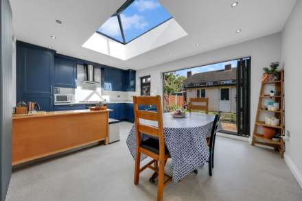Pearcroft Road, Leytonstone, E11, Image 14