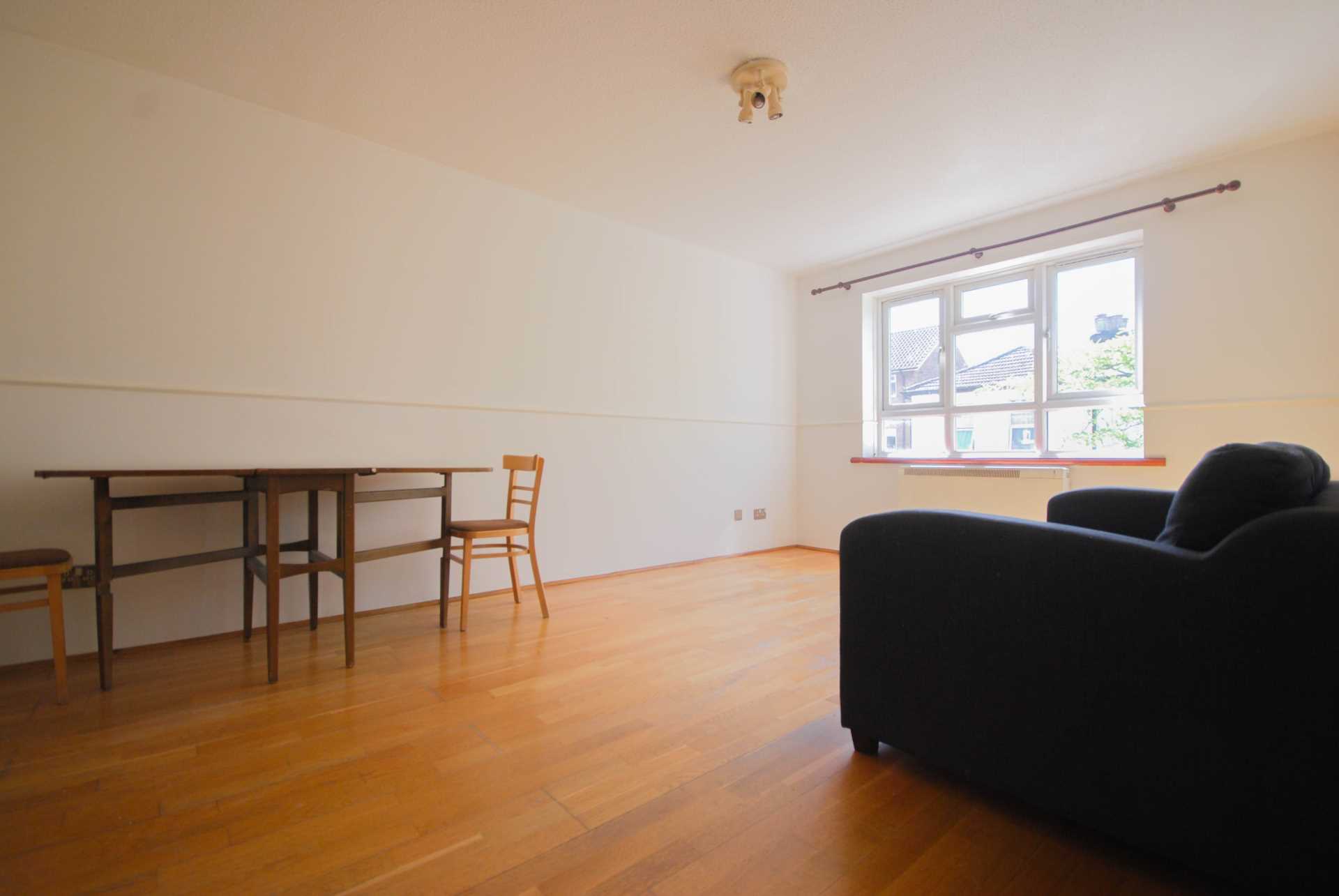 Thornhill Road, Leyton, E10, Image 3