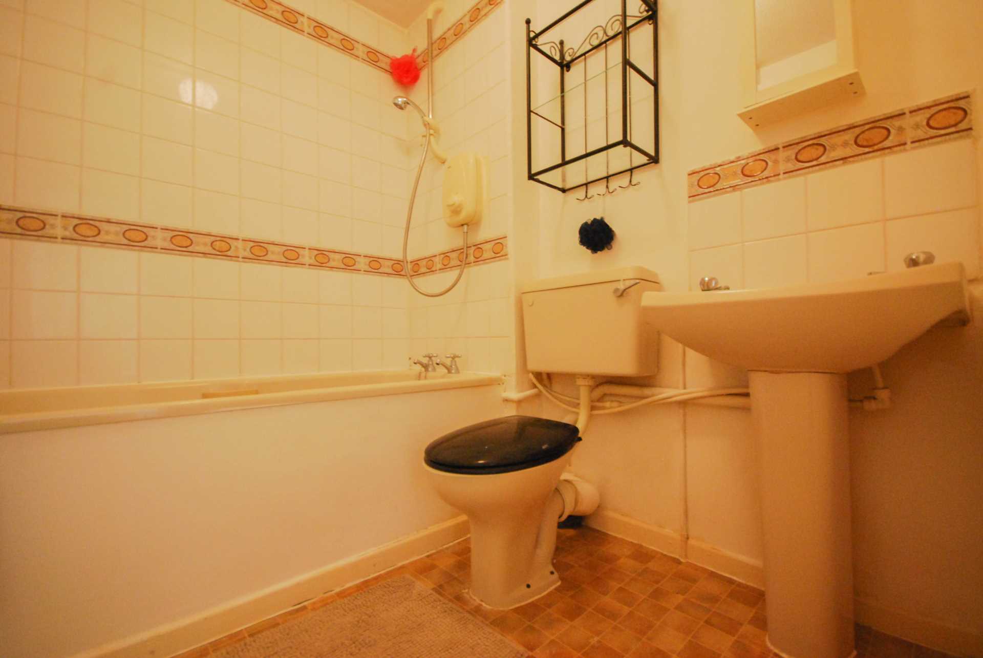 Thornhill Road, Leyton, E10, Image 6