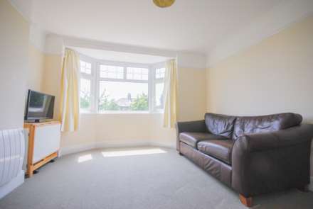 Elmhurst Drive, South Woodford, Image 2