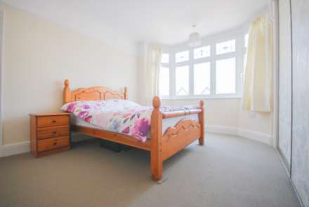 Elmhurst Drive, South Woodford, Image 4