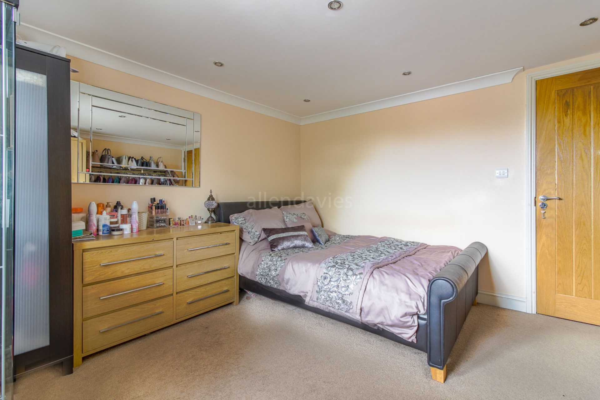 Hainault Rd, Leytonstone, Image 14