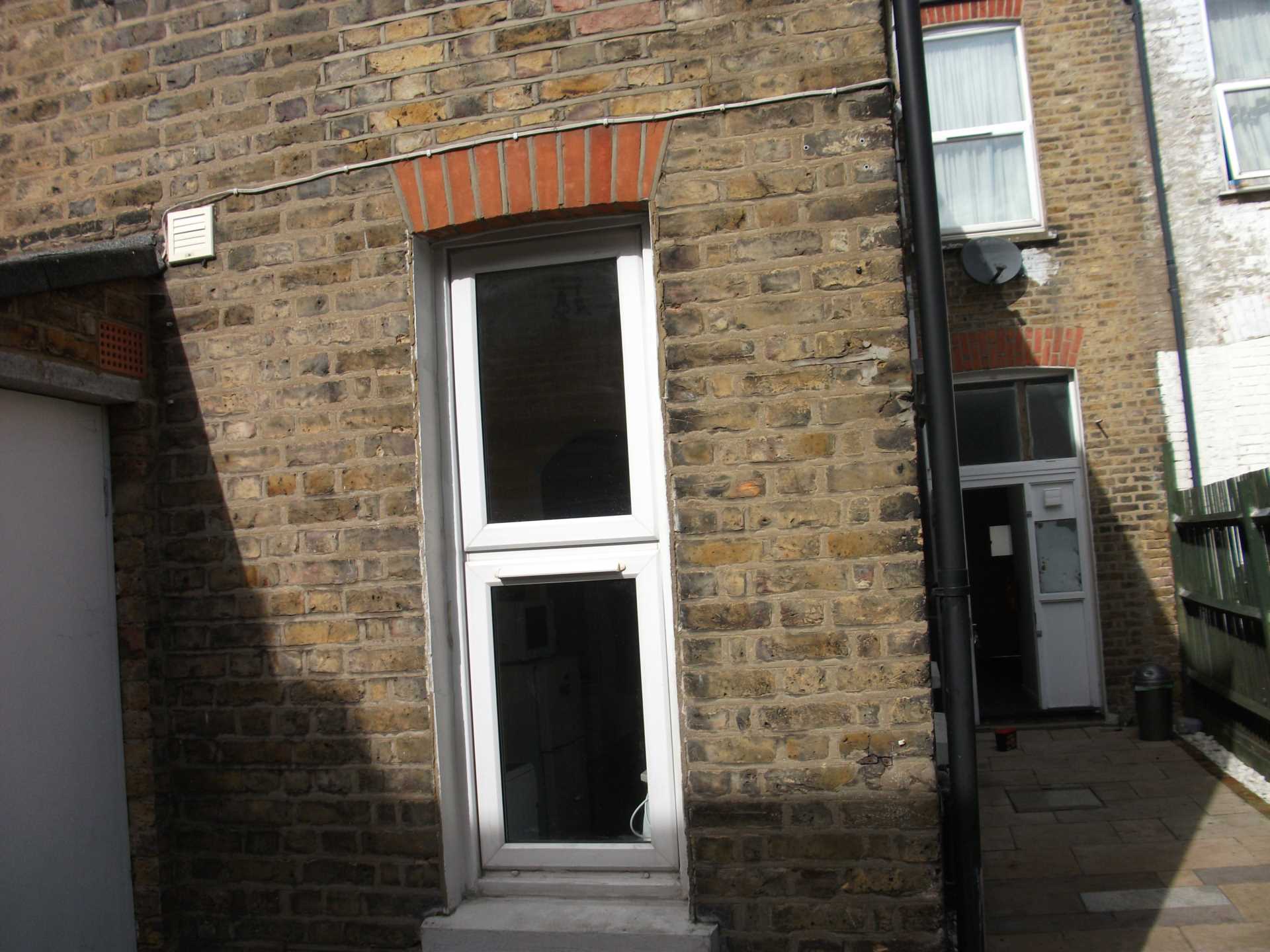 Lea bridge Road, Lea Bridge E10, Image 11