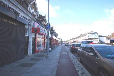 Lea bridge Road, Lea Bridge E10, Image 4