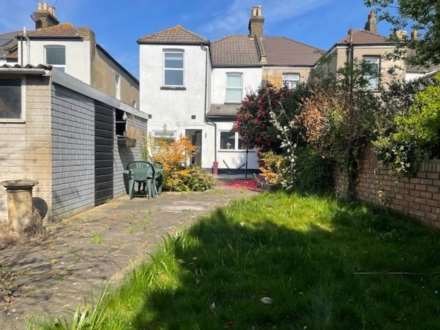 Thornhill Road, Leyton, E10, Image 12