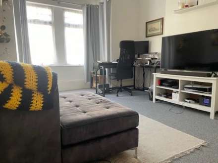 Thornhill Road, Leyton, E10, Image 3