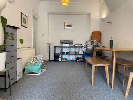 Thornhill Road, Leyton, E10, Image 9