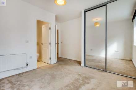 High Road, Leyton, E10, Image 5