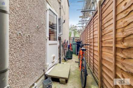 Vicarage Road, Leyton, E10, Image 11