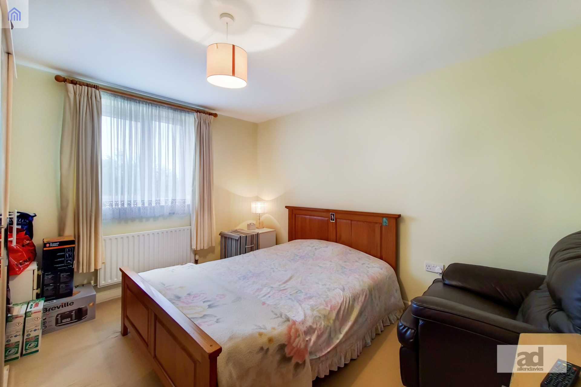 St Helens Place, London, Leyton, E10, Image 11