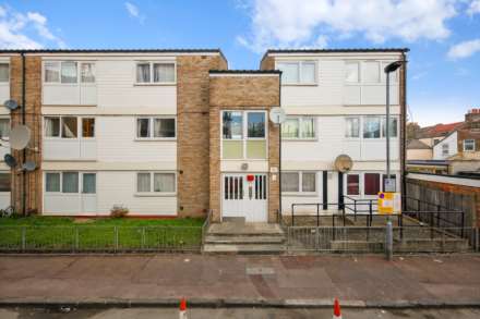 3 Bedroom Flat, Bramall Close, Stratford, E15 1RR