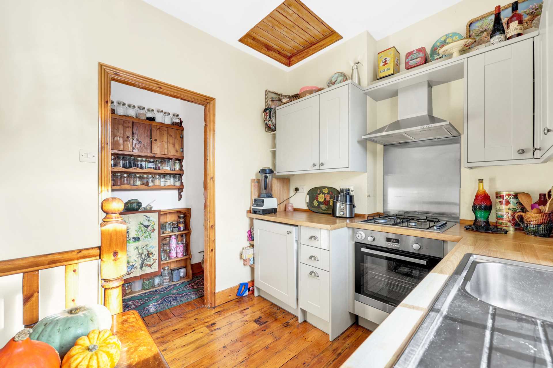 Clementina Road, Leyton, E10, Image 10