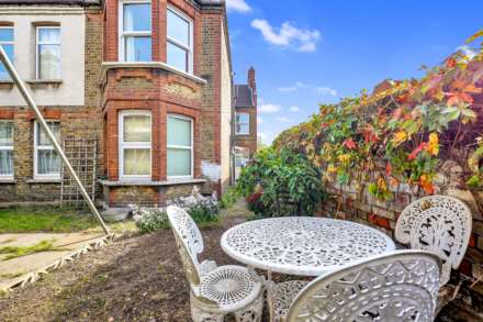 Clementina Road, Leyton, E10, Image 19