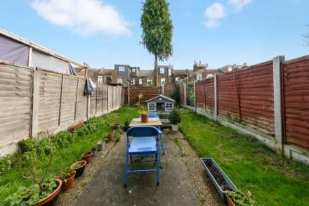 Buckland Road, Leyton, E10, Image 10