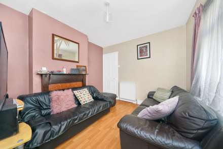 Hainault Road, Leytonstone, E11, Image 7