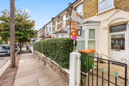 1 Bedroom Flat, Caistor Park Road, Stratford, E15