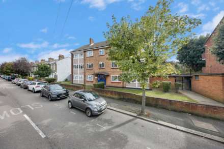 Grosvenor Road, Leyton, E10, Image 19
