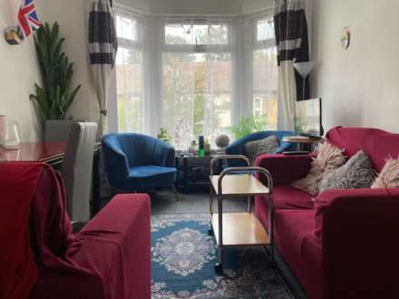 Warren Road, Leyton, E10, Image 2