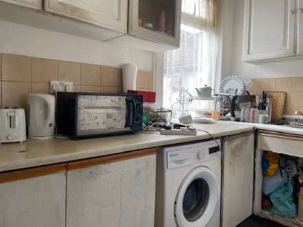 Warren Road, Leyton, E10, Image 4