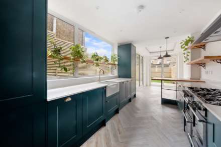 4 Bedroom House, Dunmow Road, London, E15