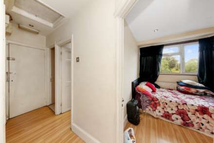 Tudor Court, Walthamstow, E17, Image 8