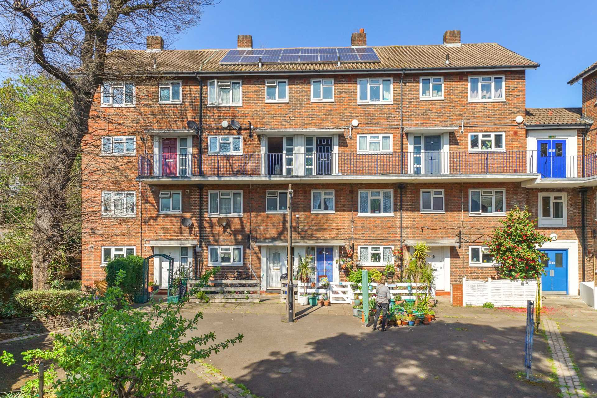 Livingstone Court, Leyton, E10, Image 1