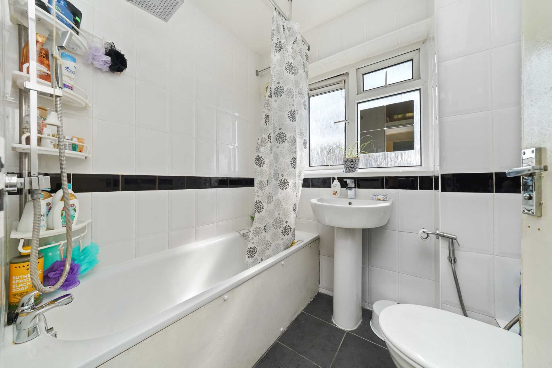 Livingstone Court, Leyton, E10, Image 13