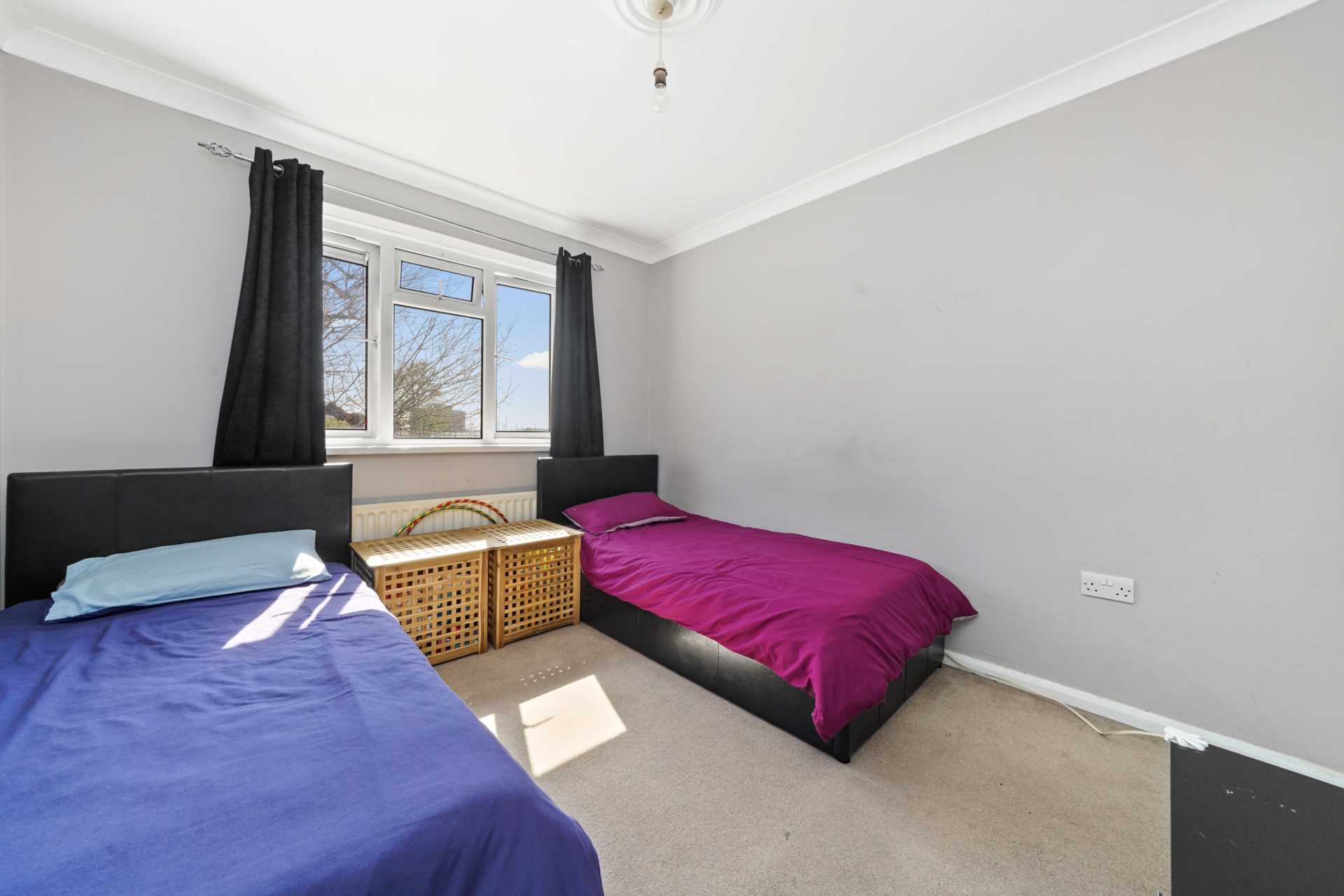 Livingstone Court, Leyton, E10, Image 14