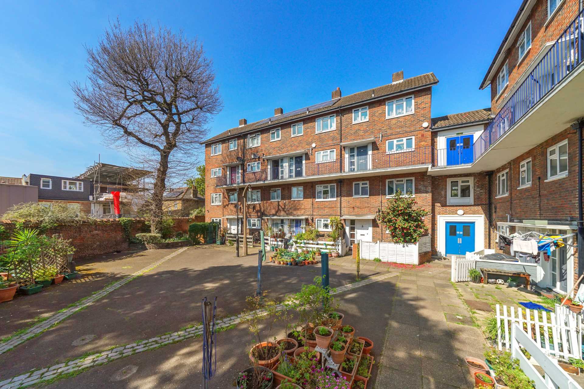 Livingstone Court, Leyton, E10, Image 20