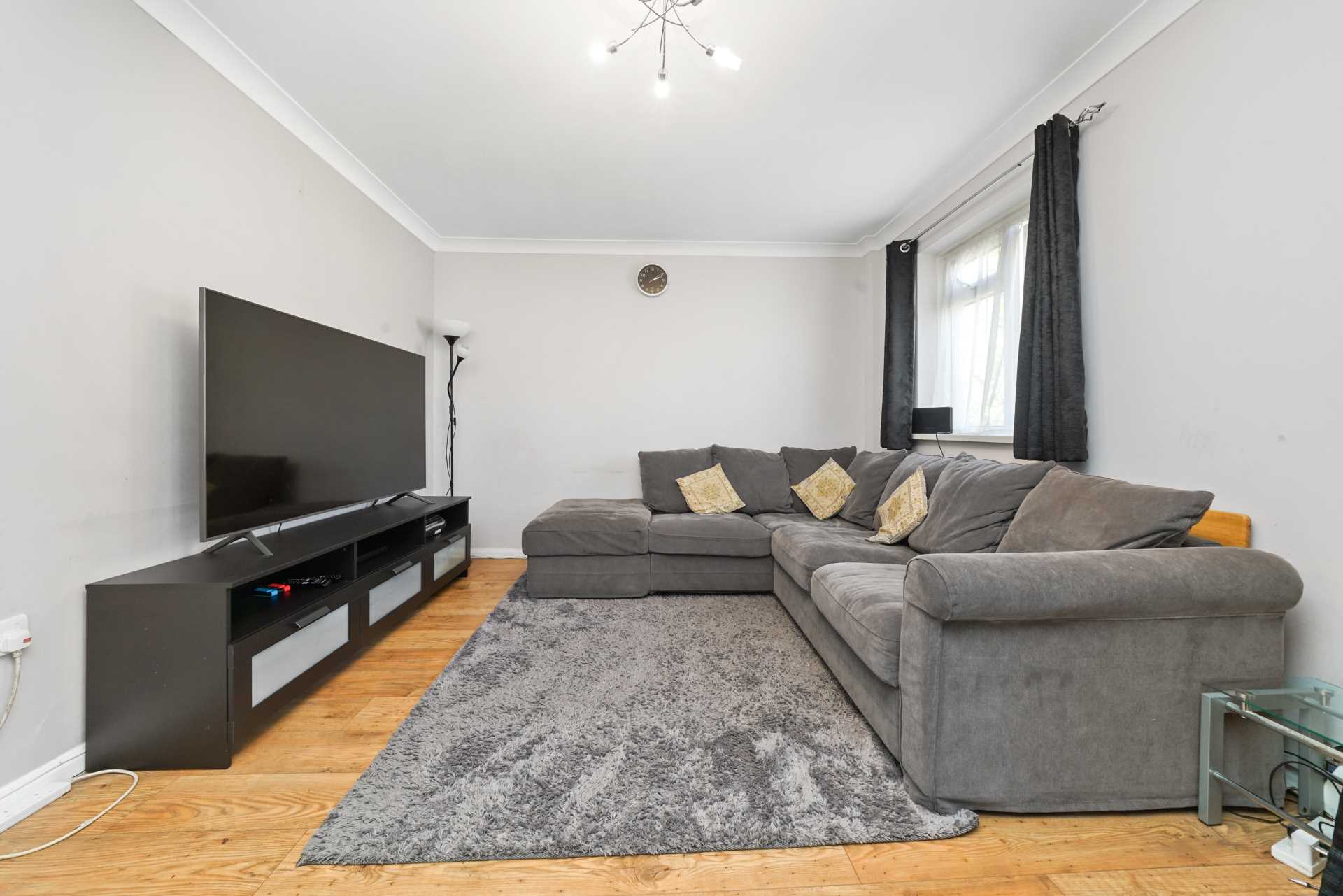 Livingstone Court, Leyton, E10, Image 3