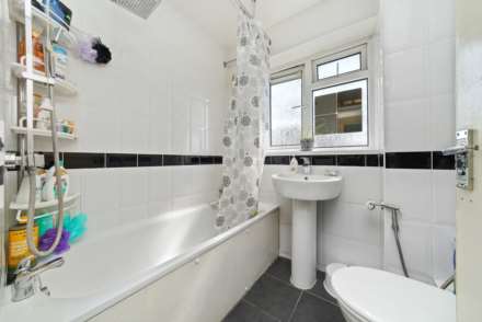 Livingstone Court, Leyton, E10, Image 13