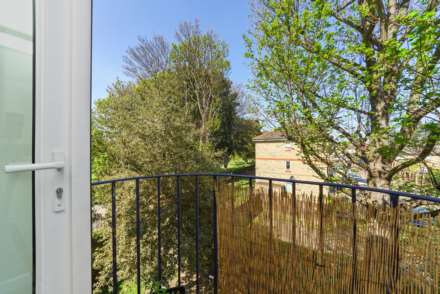 Livingstone Court, Leyton, E10, Image 6