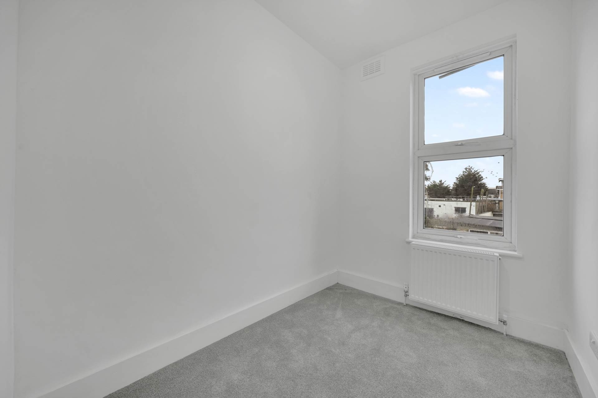 Dagenham Road, Leyton,E10, Image 15