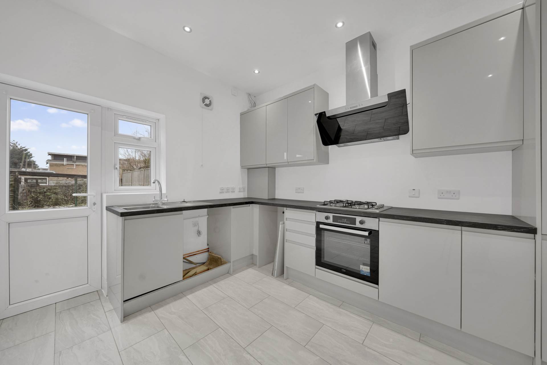 Dagenham Road, Leyton,E10, Image 5