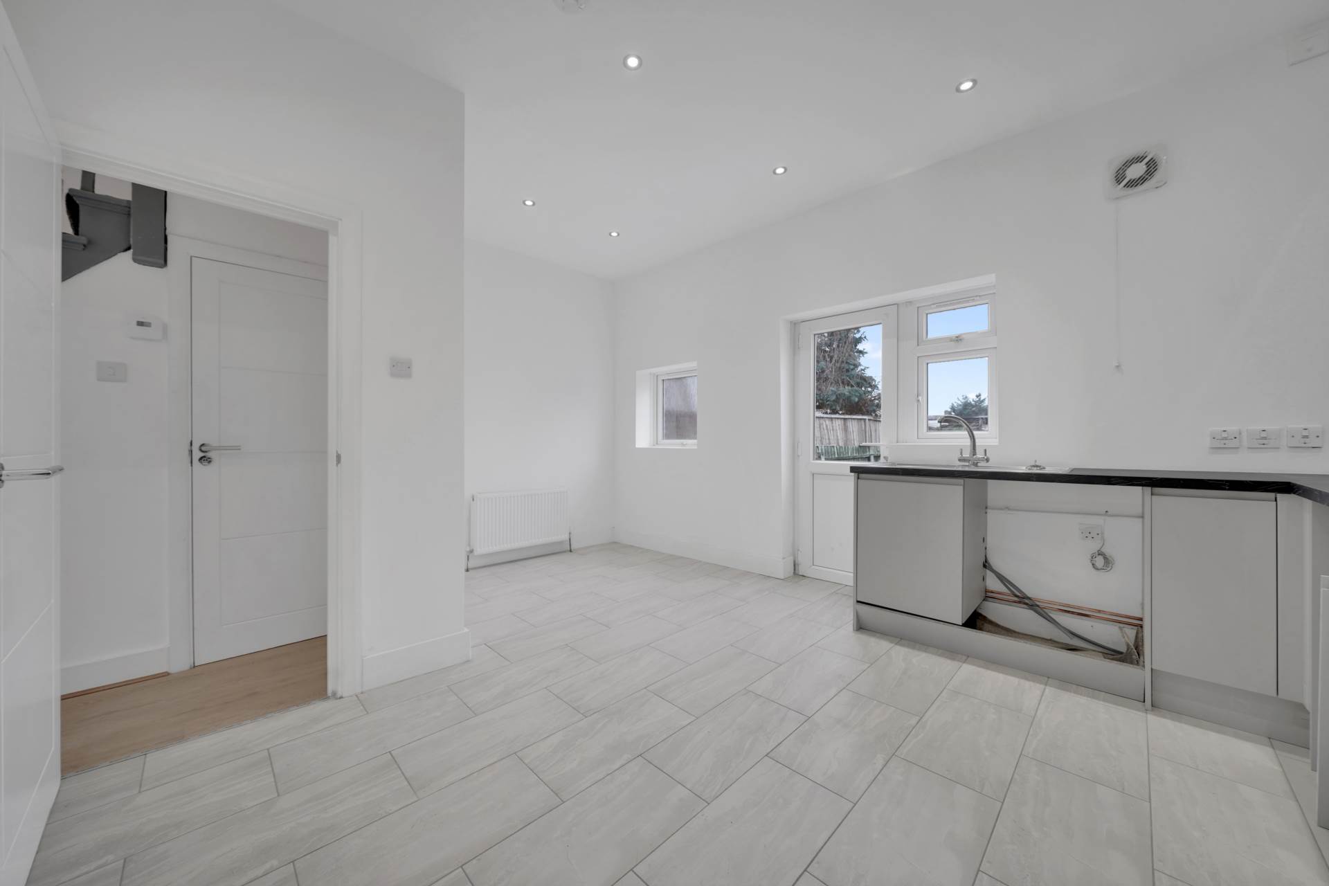 Dagenham Road, Leyton,E10, Image 6