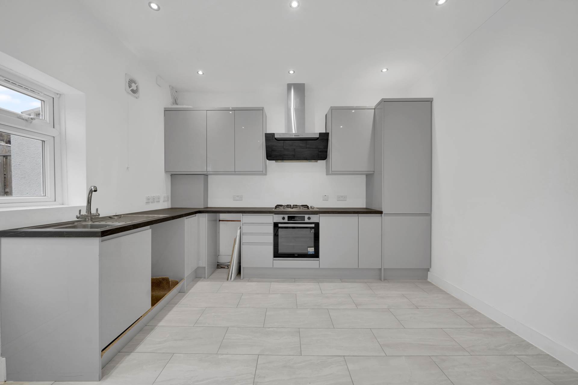 Dagenham Road, Leyton,E10, Image 7