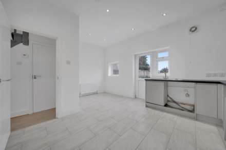 Dagenham Road, Leyton,E10, Image 6