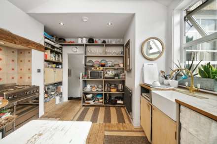 Newport Road, Leyton, E10, Image 10