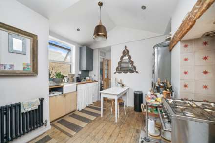 Newport Road, Leyton, E10, Image 13