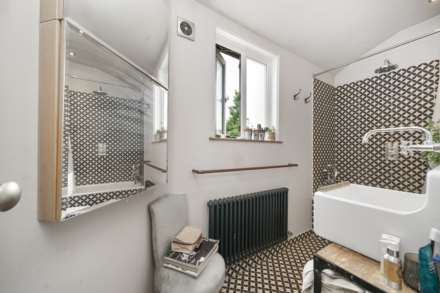 Newport Road, Leyton, E10, Image 14