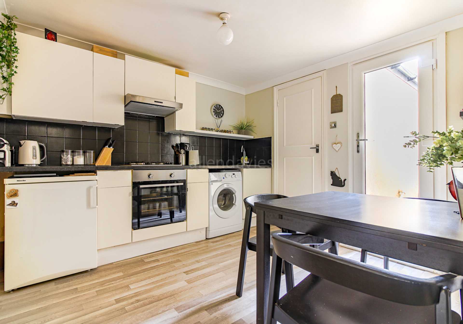 Oliver Road, Leyton, E10, Image 17