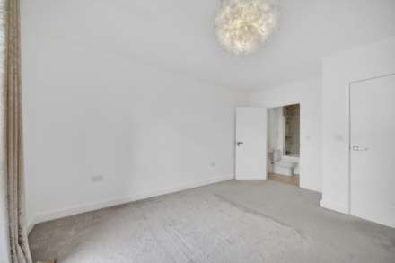 Hickman Avenue, Highams Park, E4, Image 10