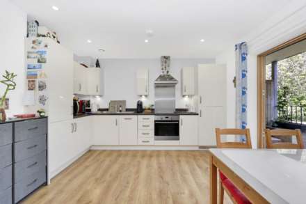 4 Royal House, Church Road, Leyton, E10, Image 6