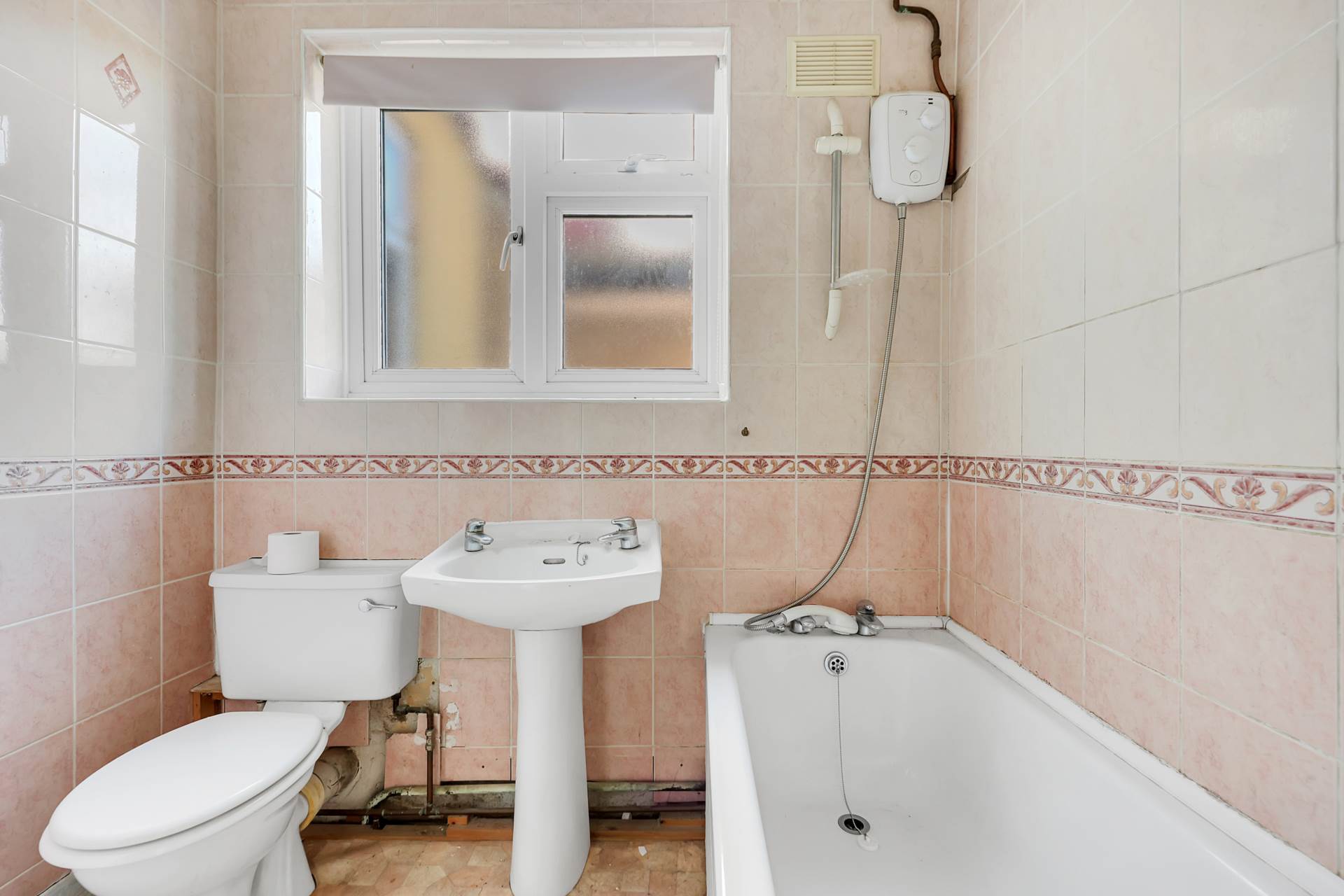 Pearcroft Road, London, E11, Image 14