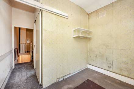 Pearcroft Road, London, E11, Image 22